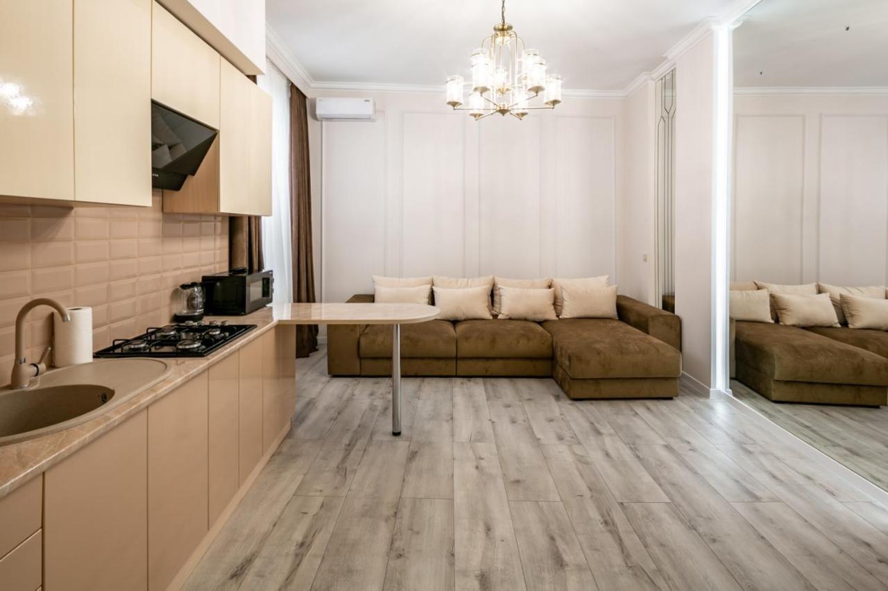 Avangard DeLuxe Art Apartment Lviv Bagian luar foto